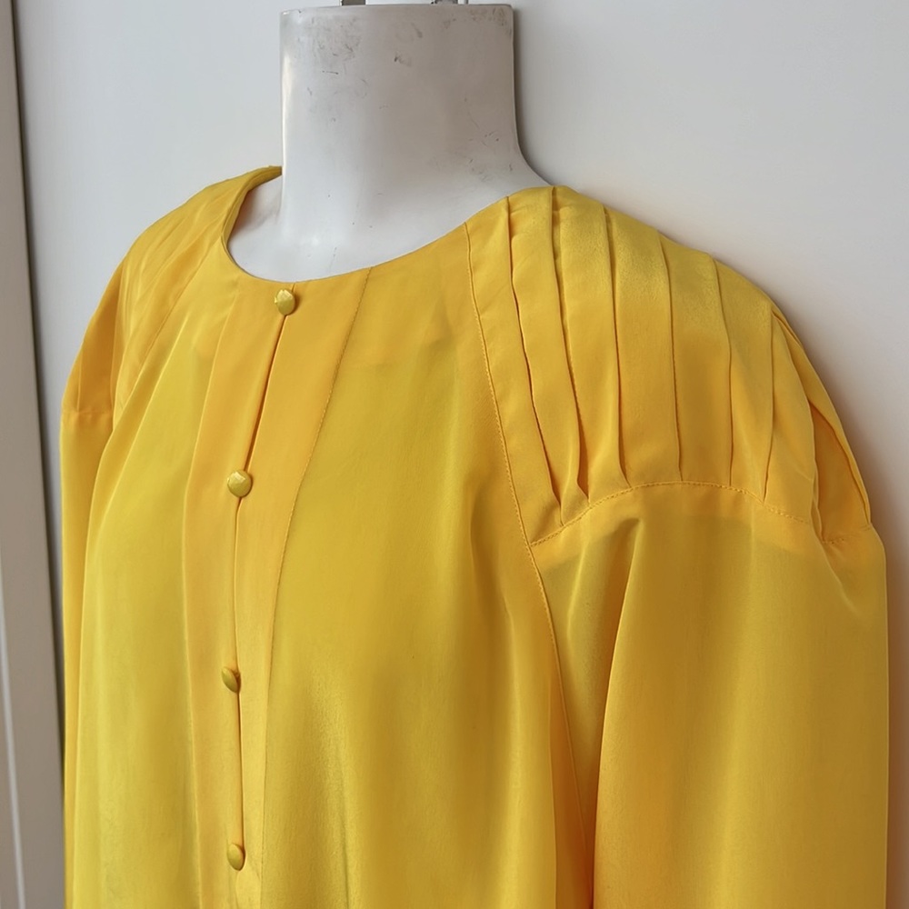 SIMON CHANG | Yellow Blouse with Pleated Details - Picture 8 of 14